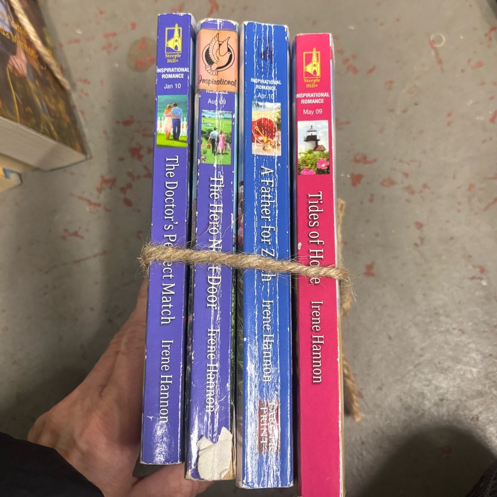 Lot 4 Books Love Inspired Lighthouse Lane by Irene Hannon.  In VVGUC! Complete